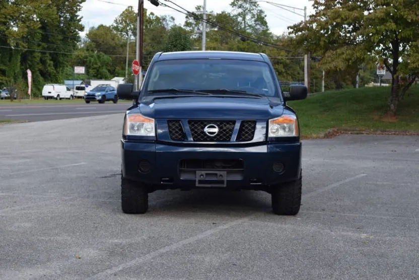 2008 Nissan Titan SE photo 1
