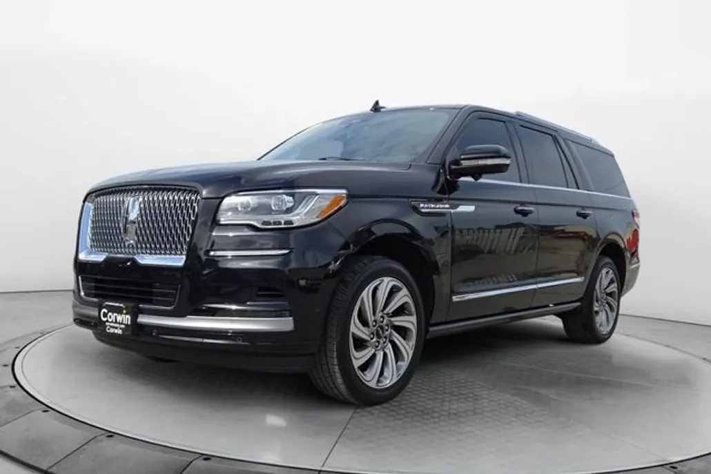2023 Lincoln Navigator L Reserve photo 1