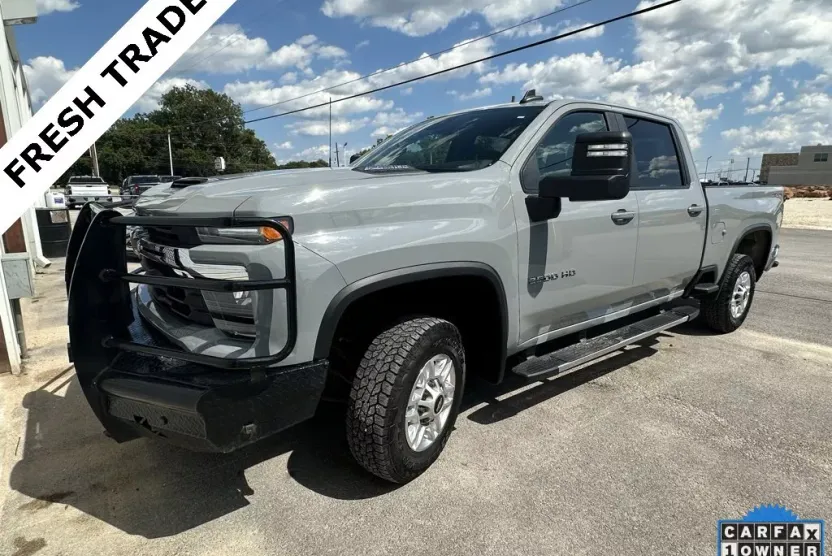 2024 Chevrolet Silverado 2500HD LT photo 1