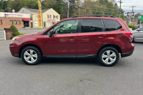 2016 Subaru Forester 2.5i Premium photo 2