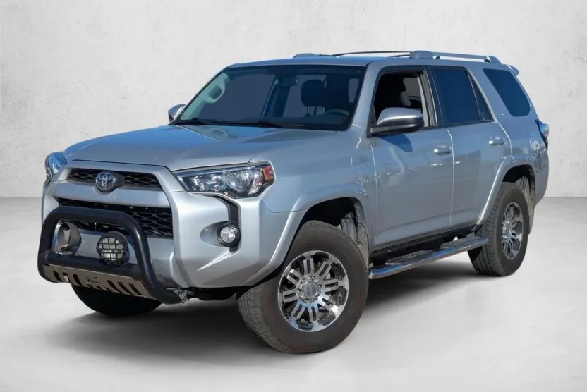 2016 Toyota 4Runner SR5 photo 1