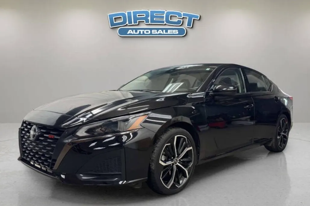 2023 Nissan Altima 2.5 SR photo 1