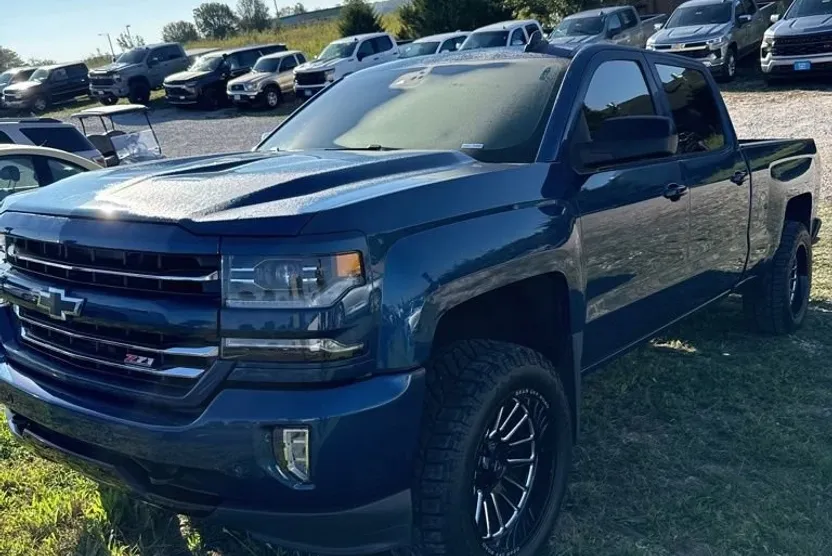 2017 Chevrolet Silverado 1500 LTZ photo 1