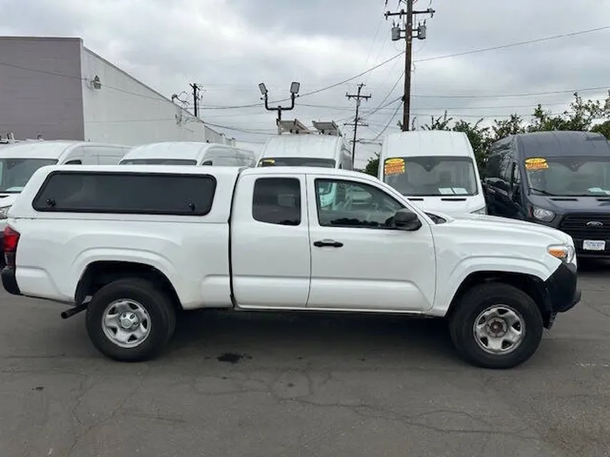 2022 Toyota Tacoma SR photo 1