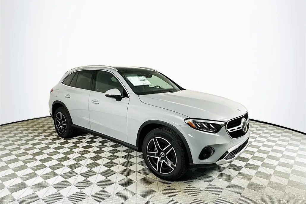 2026 Mercedes Benz GLC 300 4MATIC photo 1