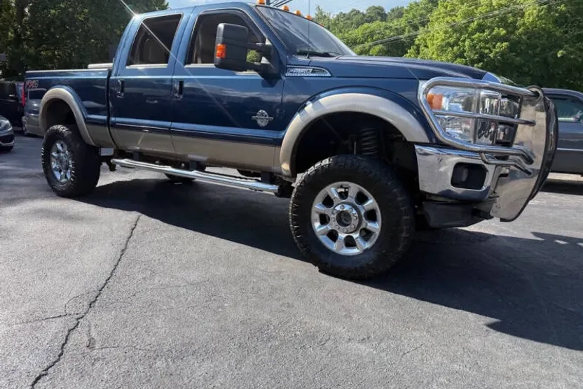 2014 Ford F-350 Lariat photo 1