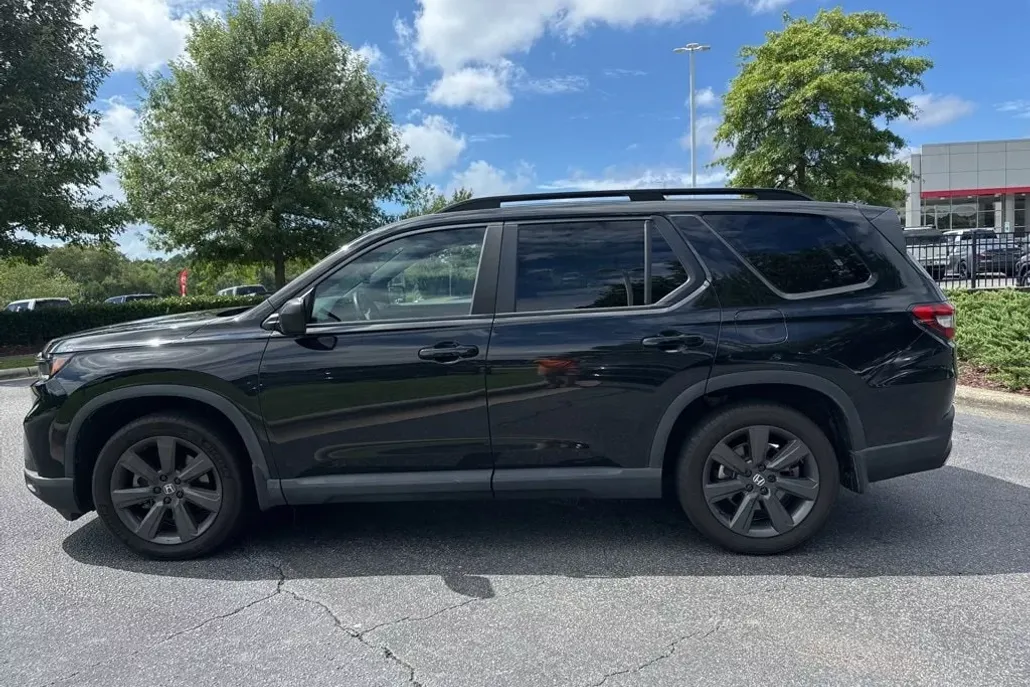 2023 Honda Pilot Sport photo 1
