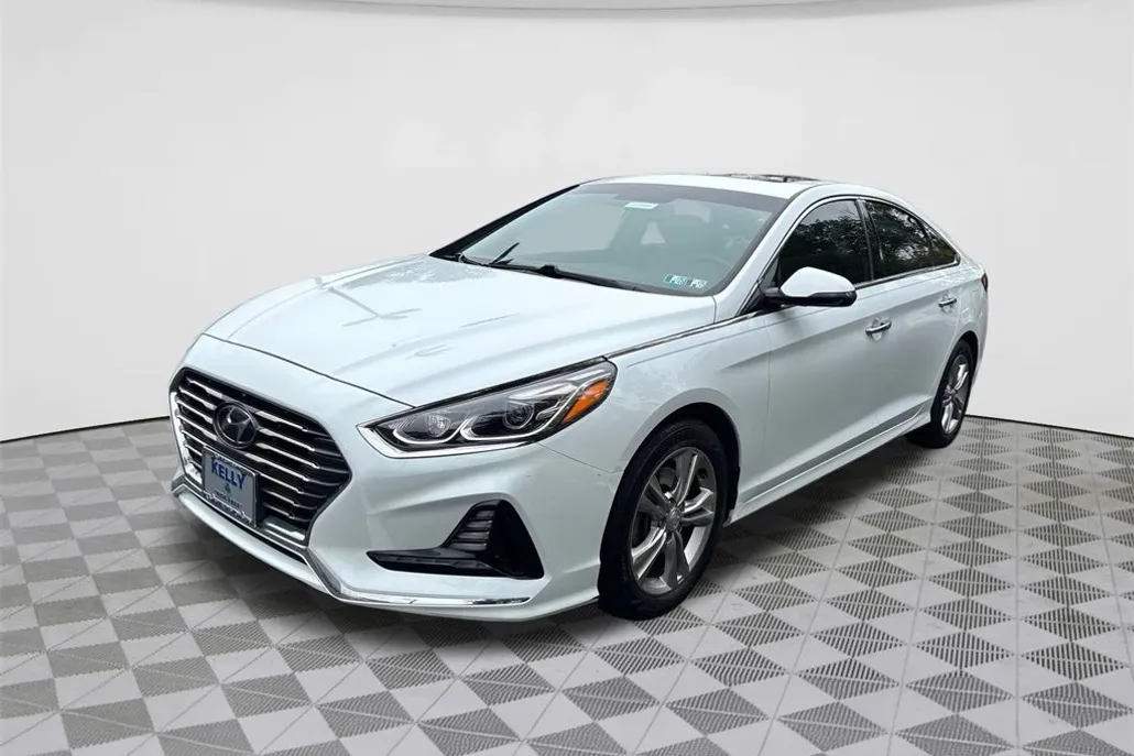 2018 Hyundai Sonata Limited photo 1