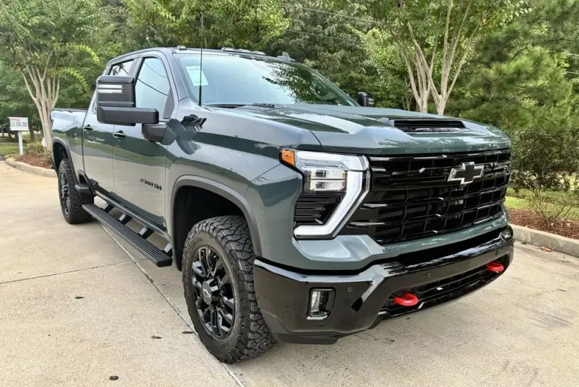 2026 Chevrolet Silverado 2500HD LT photo 1