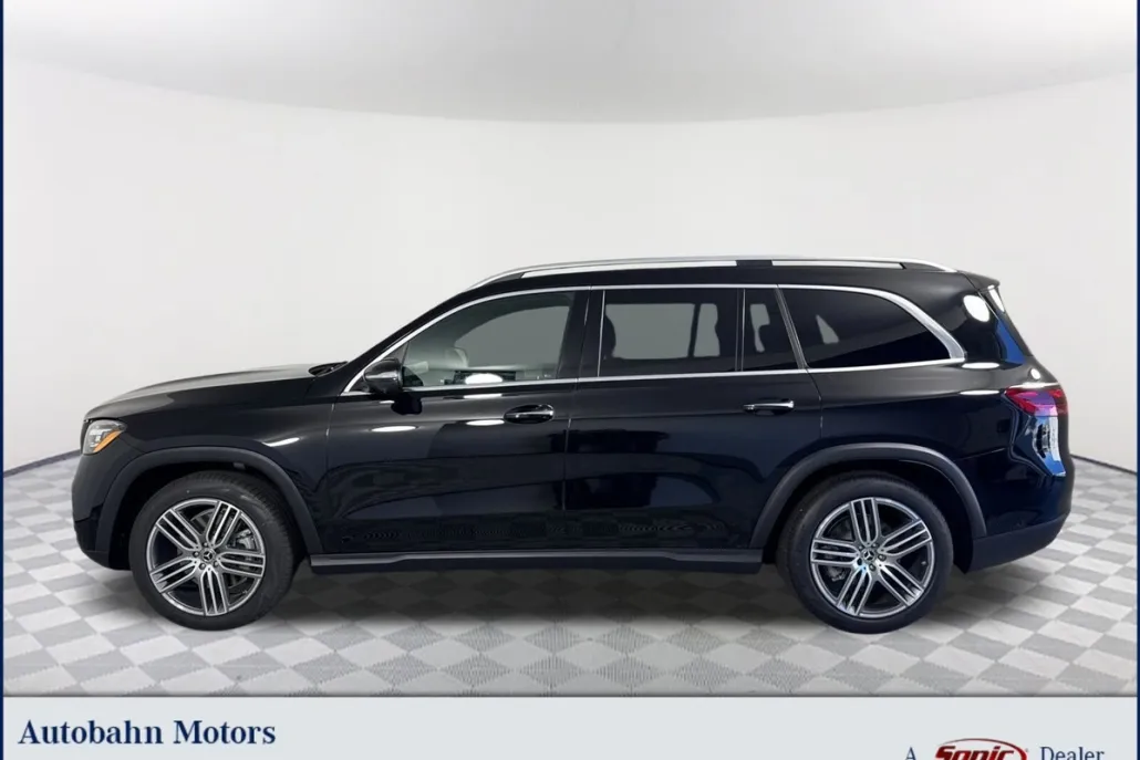 2025 Mercedes Benz GLS 450 4MATIC photo 1