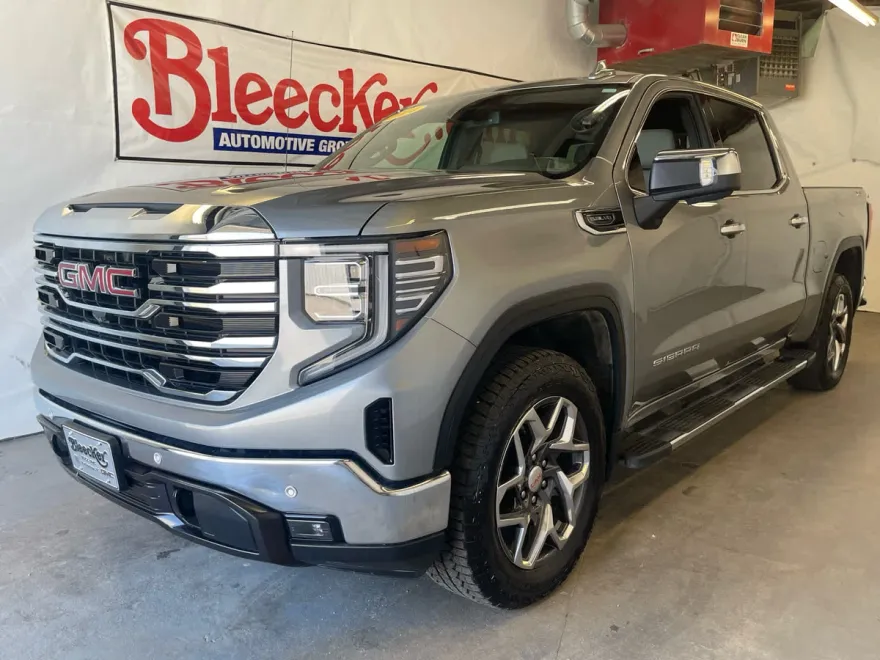 2024 Gmc Sierra 1500 SLT photo 1