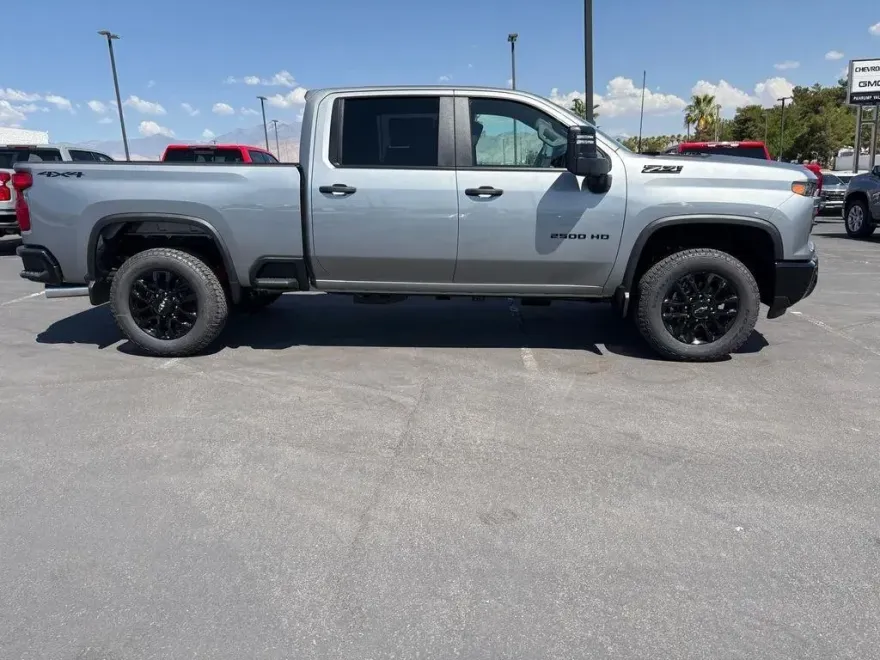 2026 Chevrolet Silverado 2500HD Custom photo 1