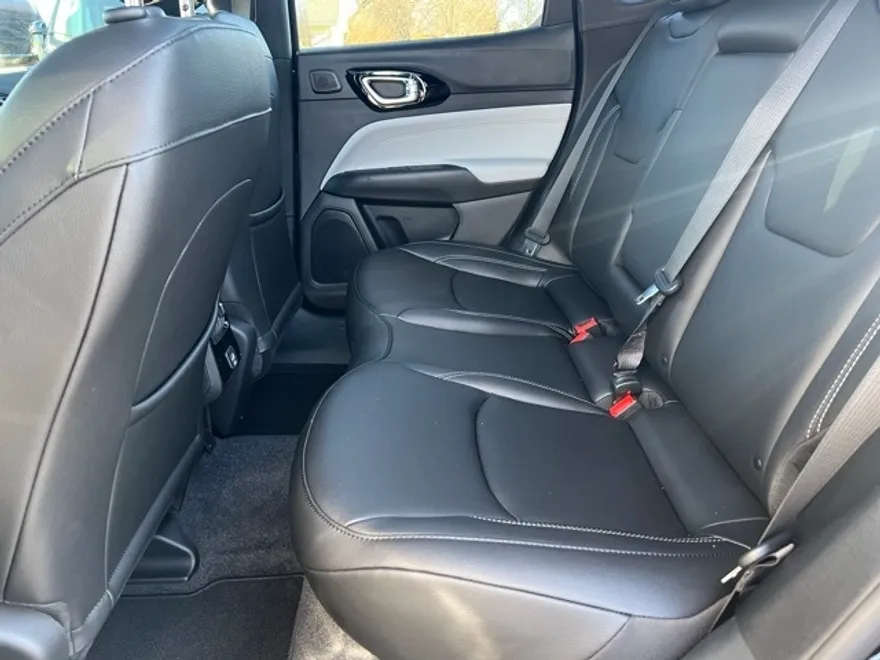 2025 Jeep Compass Limited photo 18