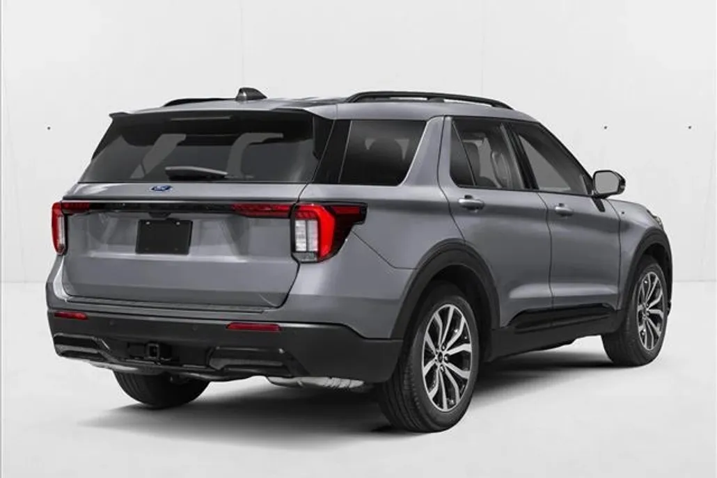 2026 Ford Explorer ST-Line photo 1