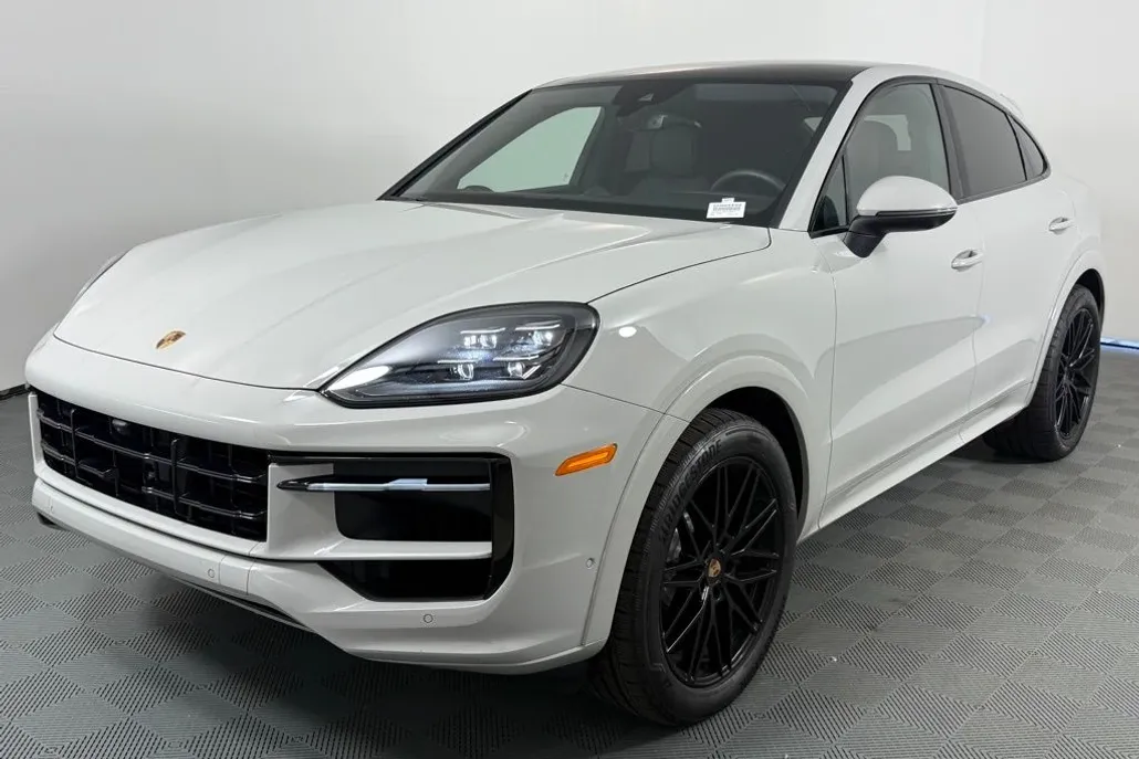 2025 Porsche Cayenne Coupe S photo 1