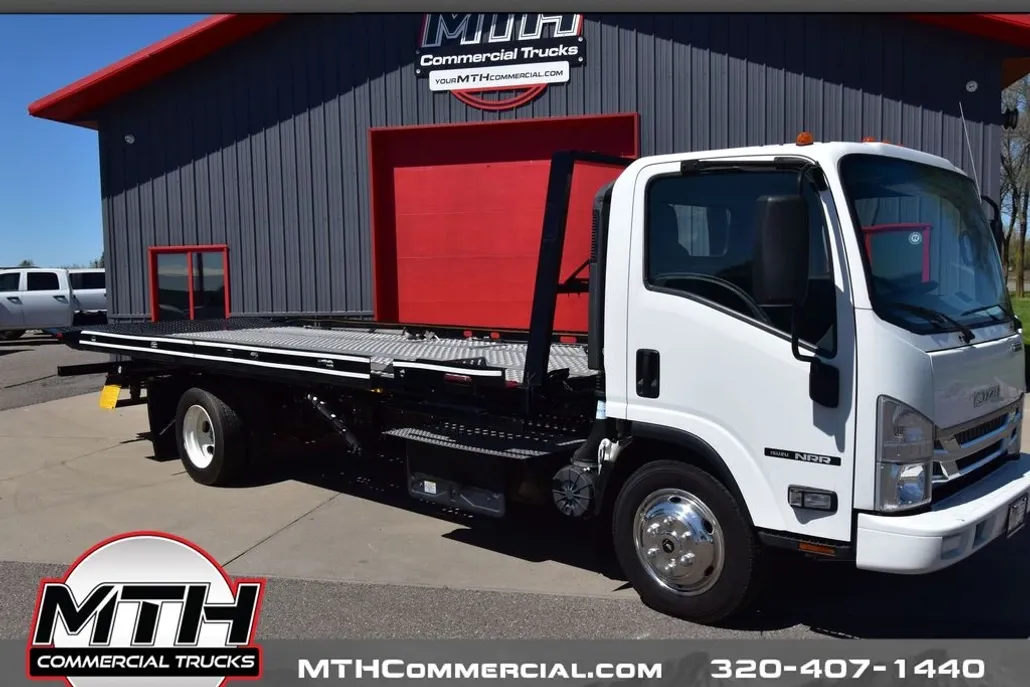 2021 Isuzu NPR photo 1