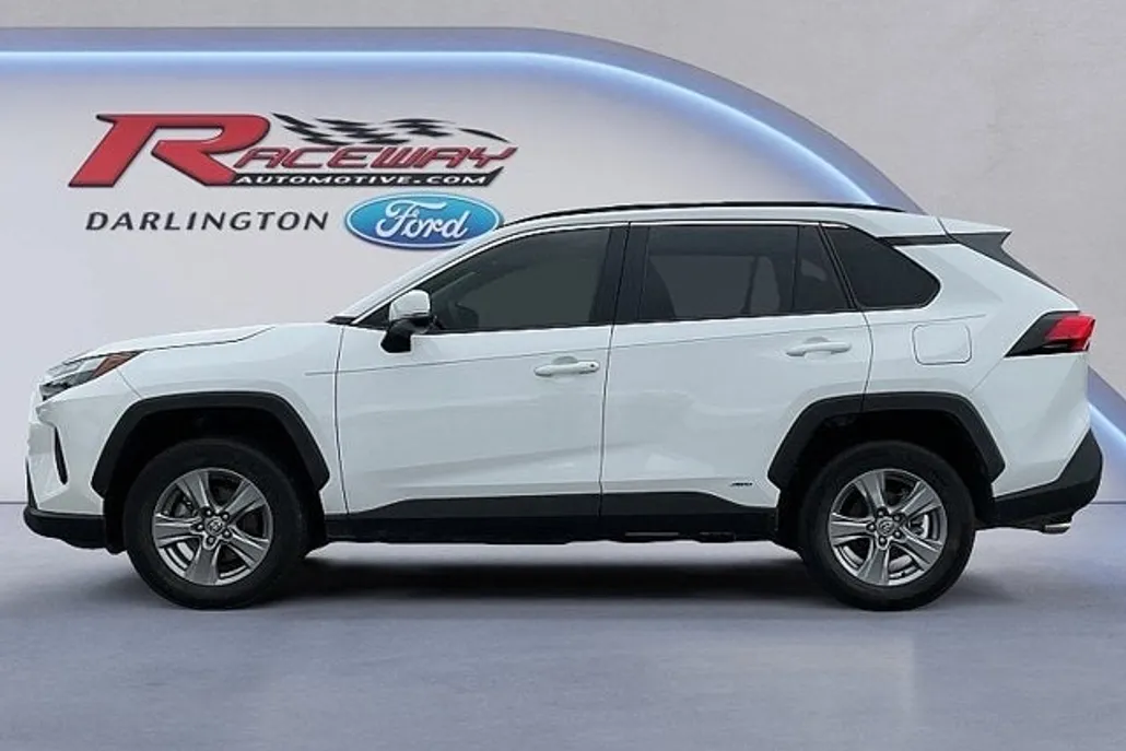 2023 Toyota RAV4 Hybrid XLE photo 1
