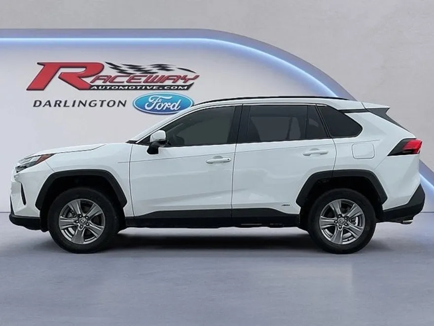 2023 Toyota RAV4 Hybrid XLE photo 1
