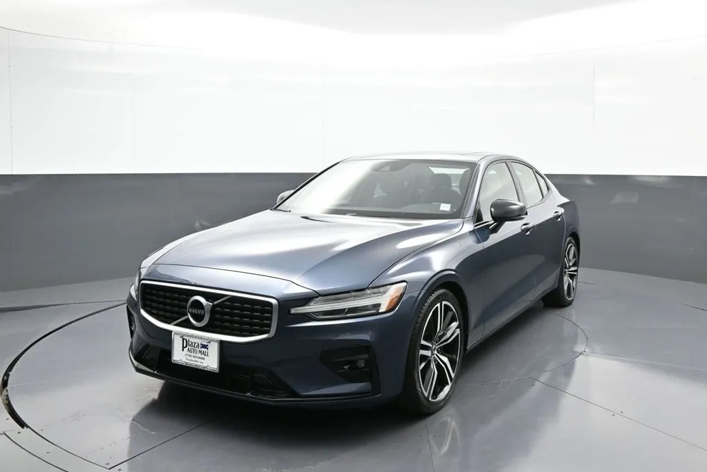 2019 Volvo S60 T6 R-Design photo 1