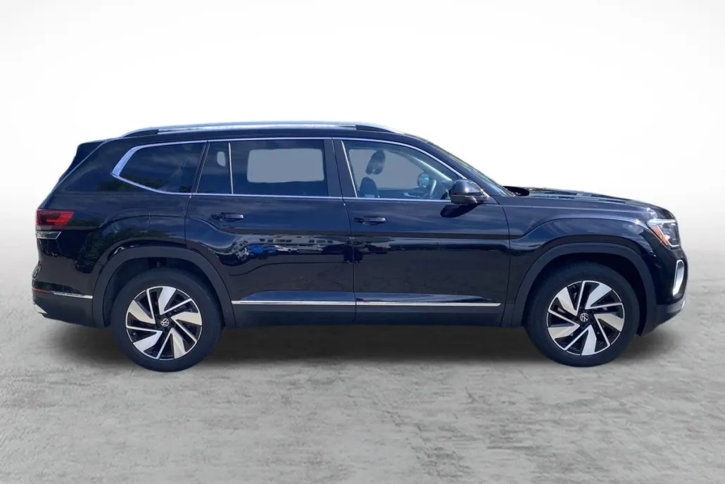 2026 Volkswagen Atlas SEL photo 1