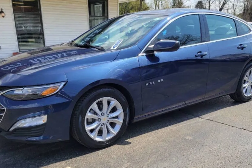 2022 Chevrolet Malibu 1LT photo 1
