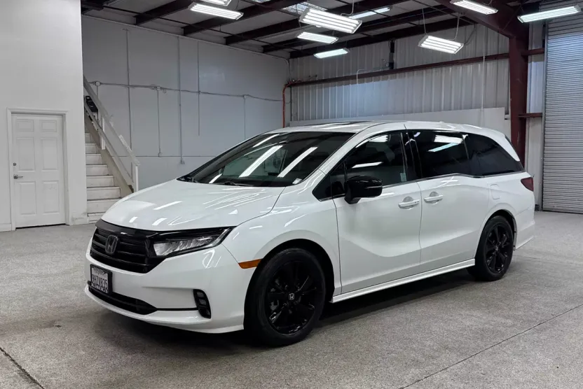 2023 Honda Odyssey Sport photo 1