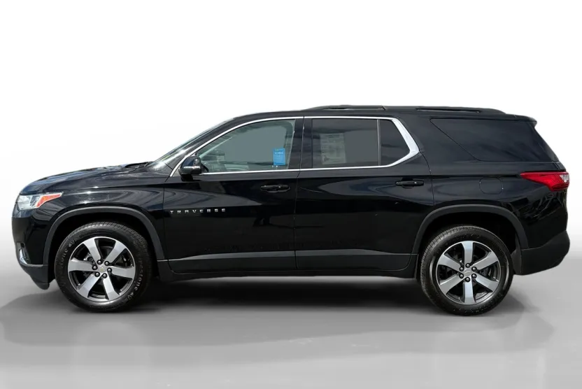 2021 Chevrolet Traverse Leather photo 1