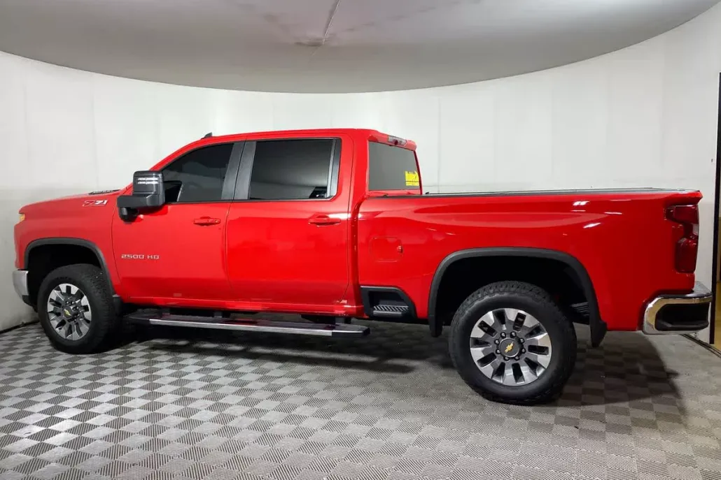 2024 Chevrolet Silverado 2500HD LT photo 1