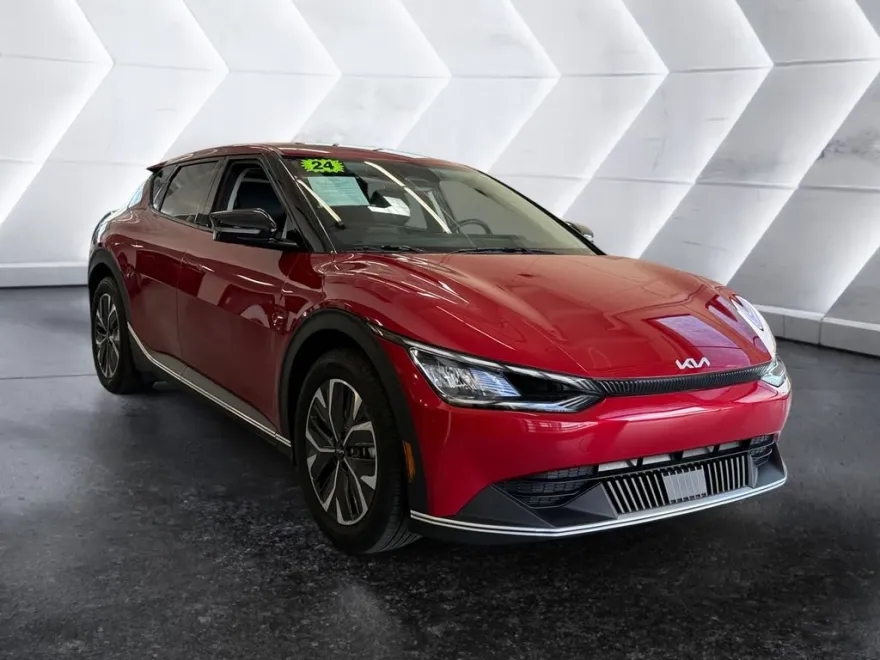 2024 Kia EV6 Light photo 1