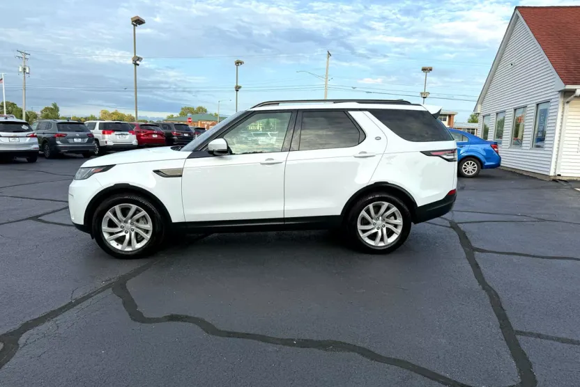 2018 Land Rover Discovery SE photo 1