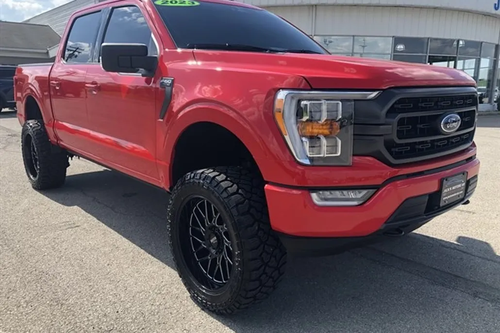 2023 Ford F-150 XLT photo 1