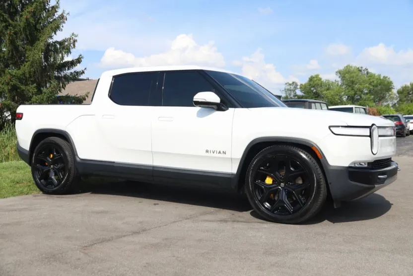 2022 Rivian R1T Adventure photo 1