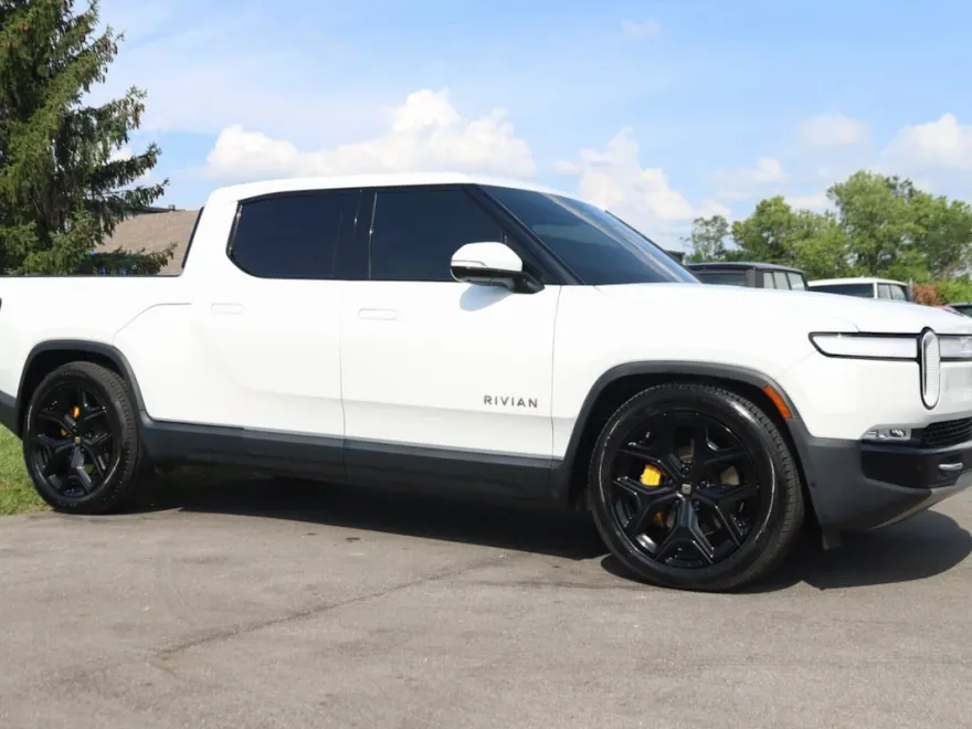 2022 Rivian R1T Adventure photo 1