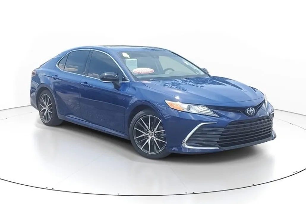 2024 Toyota Camry XLE photo 1