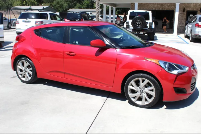 2016 Hyundai Veloster Base photo 1