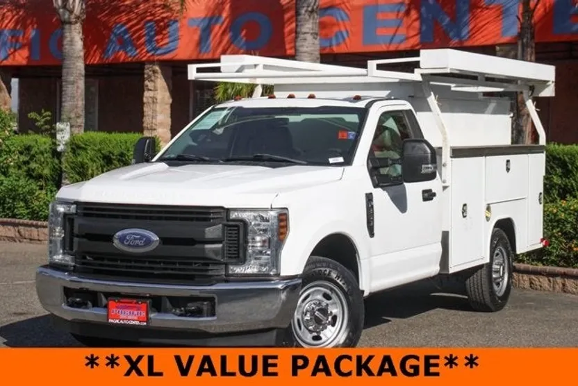 2018 Ford F-350 XL photo 1