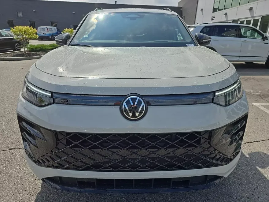 2025 Volkswagen Tiguan SE R-Line Black photo 1