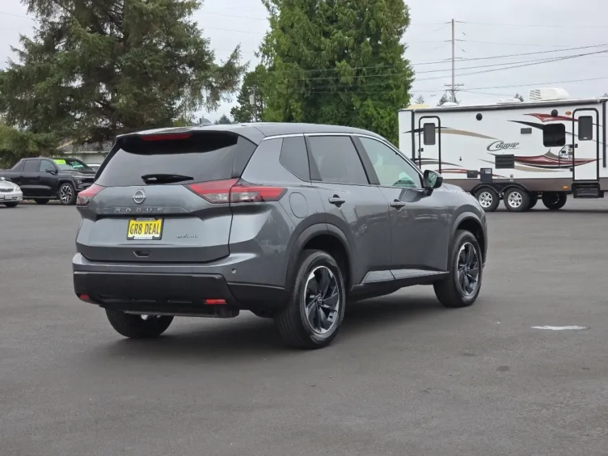 2024 Nissan Rogue SV photo 1