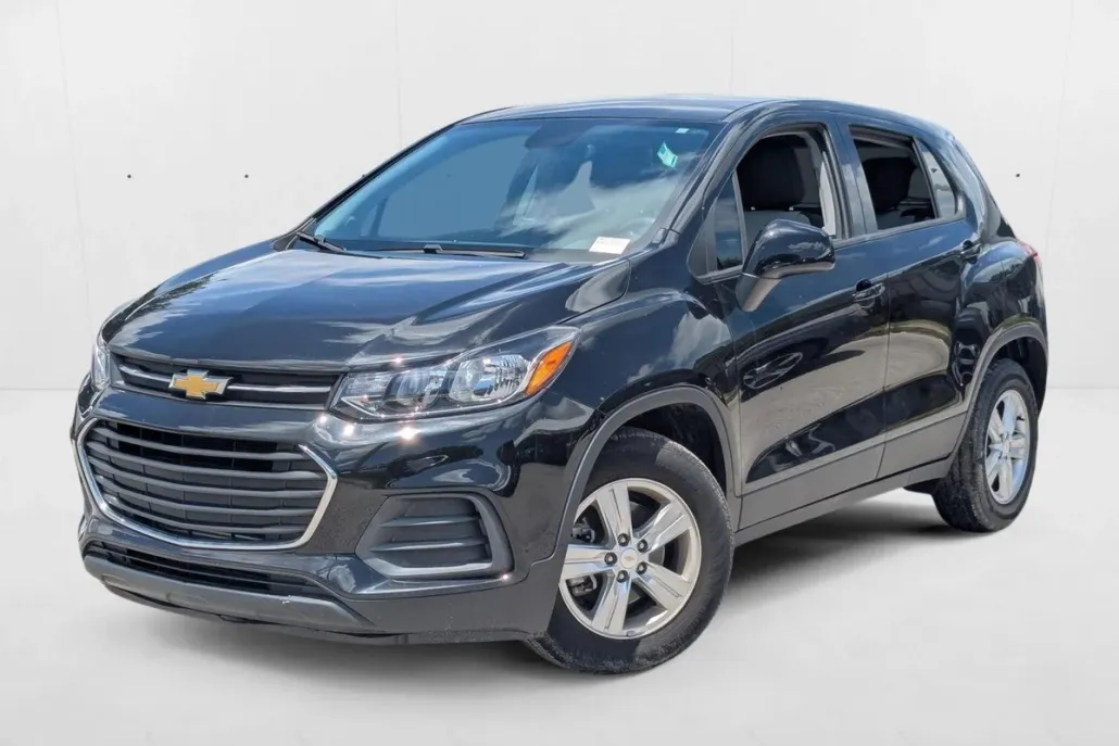 2022 Chevrolet Trax LS photo 1