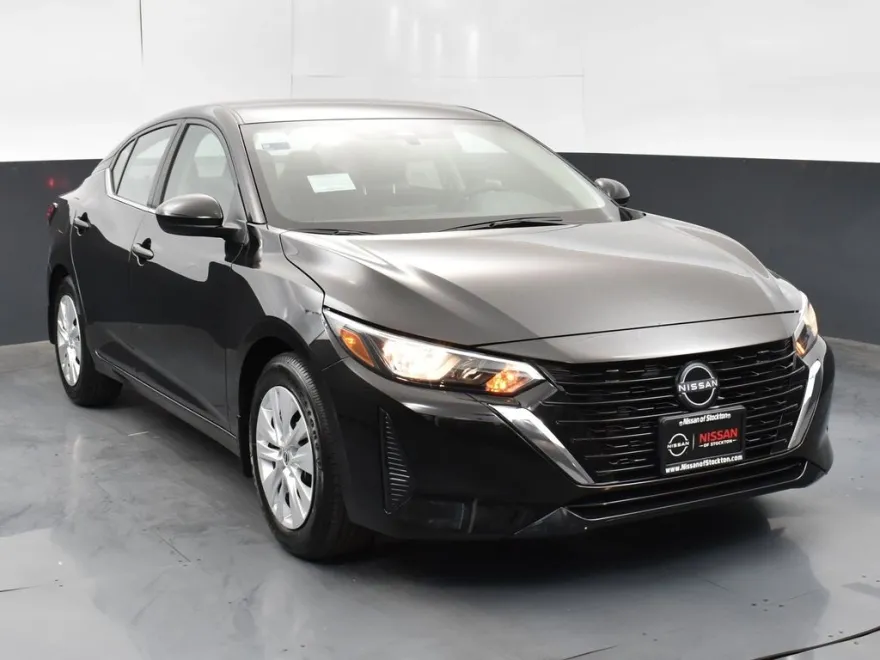 2025 Nissan Sentra S photo 1