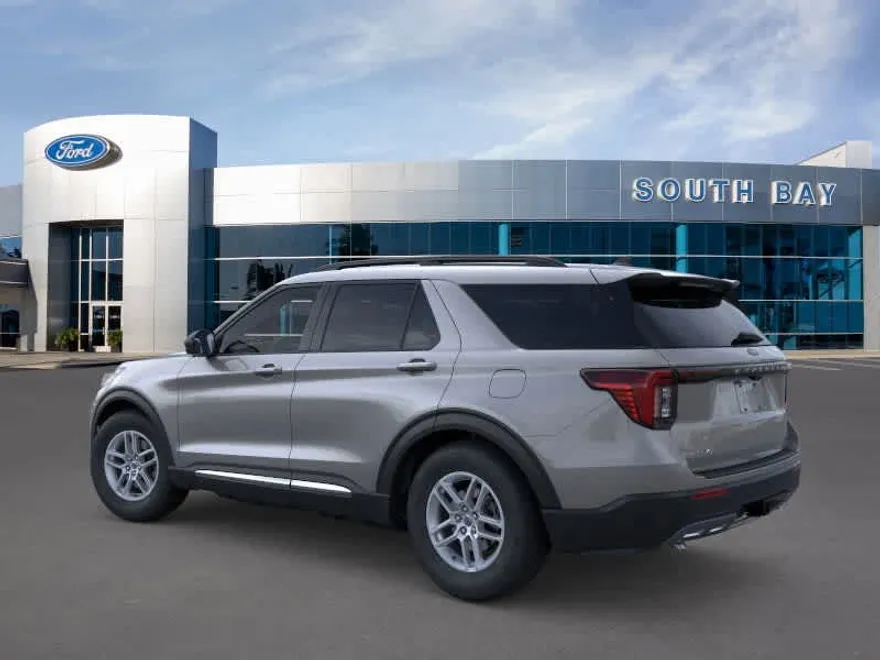2025 Ford Explorer photo 1