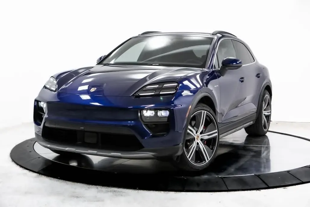 2025 Porsche Macan Electric photo 1