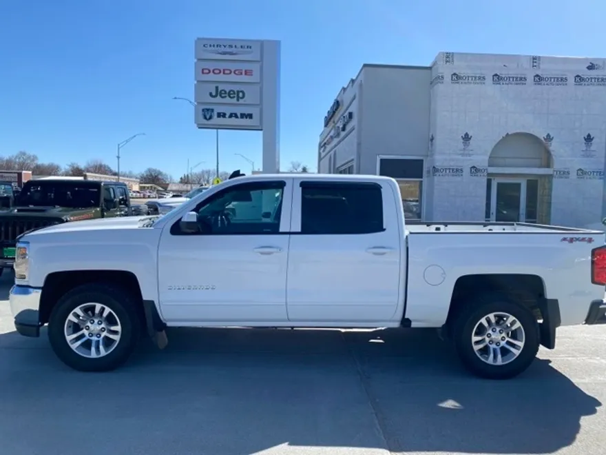 2016 Chevrolet Silverado 1500 LT photo 1