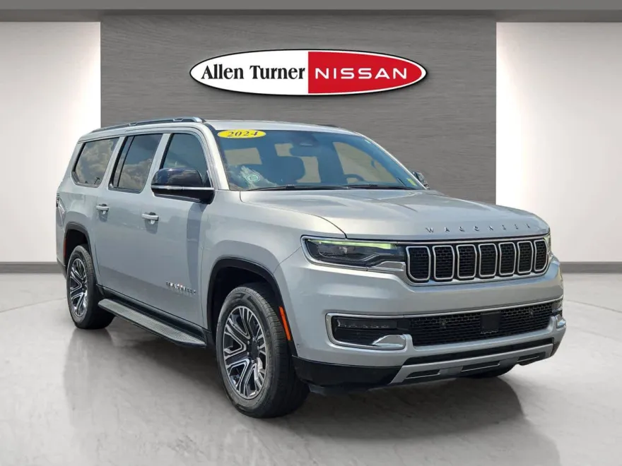 2024 Jeep Wagoneer L Series II photo 1