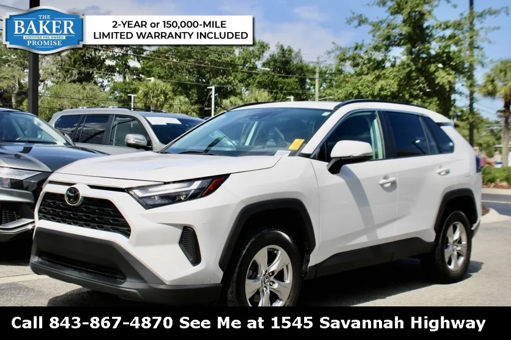 2023 Toyota RAV4 XLE photo 1