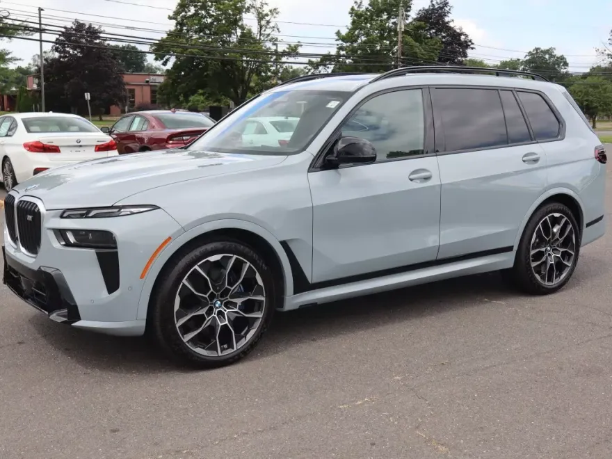 2024 Bmw X7 M60i photo 1