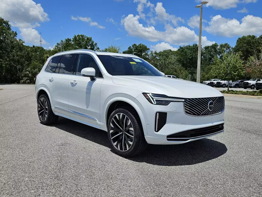 2026 Volvo XC90 Plus photo 1