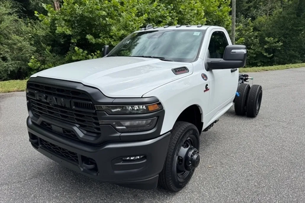 2025 Ram 3500 Tradesman photo 1