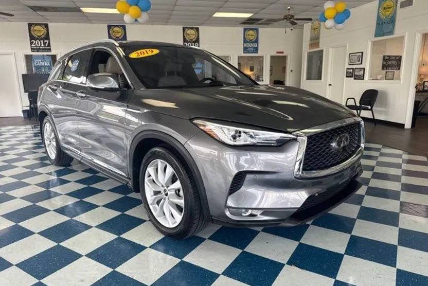 2019 Infiniti QX50 Essential photo 1