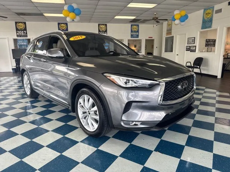2019 Infiniti QX50 Essential photo 1